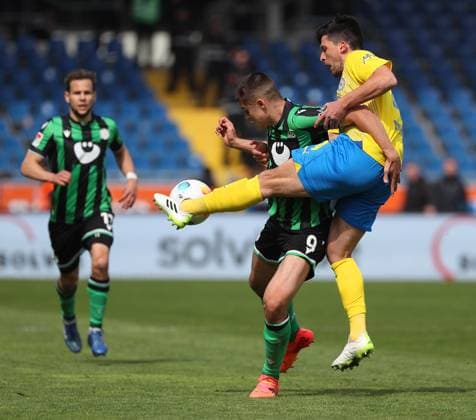 Braunschweig vs Hannover, 2 BL Braunschweig, 14 04 2024, FOOTBALL Eintracht Braunschweig vs Hannover 96, 2 BL, Season 2023 24 Nicolo Tresoldi Hannover 96 , Jannis Nikolaou Eintracht Braunschweig Braunschweig
