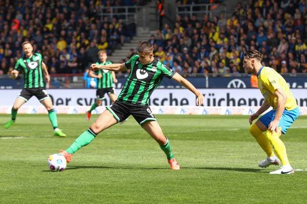 14 04 2024, xtgx, Soccer 2 Bundesliga, Soccer 2 Bundesliga, Eintracht Braunschweig Hannover 96 emspor, v l Nicolo Tresoldi Hannover, 9 DFL DFB REGULATIONS PROHIBIT ANY USE OF PHOTOGRAPHS as IMAGE SEQUENCES and or QUASI VIDEO Braunschweig