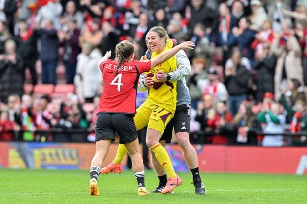 Women s FA Cup Semi-Final Manchester United, ManU Women v Chelsea FC Women Mary Earps of Manchester United Women and Maya Le Tissier of Manchester United Women celebrate the full time result, during the Adobe Women s FA Cup Semi-Final match Manchester United Women vs Chelsea FC Women at Leigh Sports Village, Leigh, United Kingdom, 14th April 2024 (Photo by Cody Froggatt News Images) Leigh Leigh Sports Village Greater Manchester United Kingdom Copyright: xCodyxFroggatt NewsxImagesx