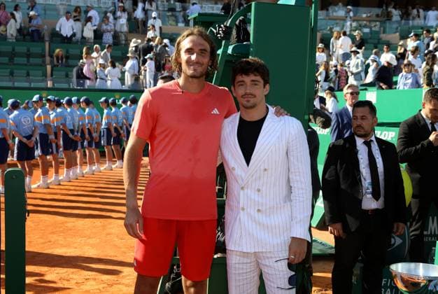 Finale Rolex MOnte-Carlo Masters PHOTOPQR NICE MATIN Jean François Ottonello ; Roquebrune-Cap-Martin ; 14 04 2024 ; Finale Rolex MOnte-Carlo Masters - Stefanos Tsitsipas (GRE en rouge) et Charles Leclerc Roquebrune-Cap-Martin France Copyright: xPHOTOPQR NICExMATIN MAXPPPxJeanxFrançoisxOttonellox 20240414NIM0079 20240414NIM0079
