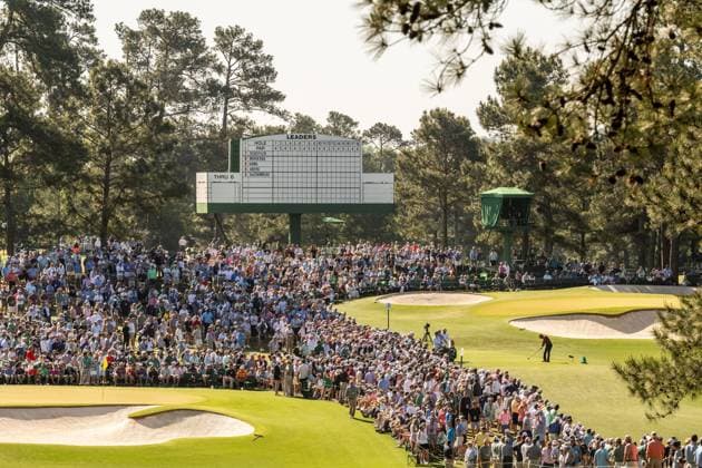 240414 Patrons following Tiger Woods of the United States on the 3rd tee during the final round of the 2024 Masters Golf Tournament on April 14, 2024 in Augusta Photo Petter Arvidson BILDBYRAN kod PA PA0795 bbeng golf masters the masters Augusta us masters publik  Copyright: PETTERxARVIDSON BB240414PA053