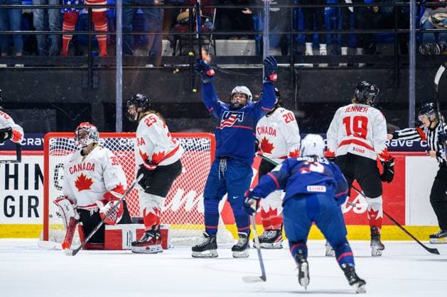 240414 Alex Carpenter of USA celebrates scoring 3 2 during the 2024 IIHF Women s World Championship final between USA and Canada on April 14, 2024 in Utica Photo Aron Broman BILDBYRAN COP 341 AM0053 ishockey ice hockey vm dam 2024 iihf womens world championship dam vm ishockey vm final usa canada kanada women bbeng jubel  Copyright: ARONxBROMAN BB240414AM094