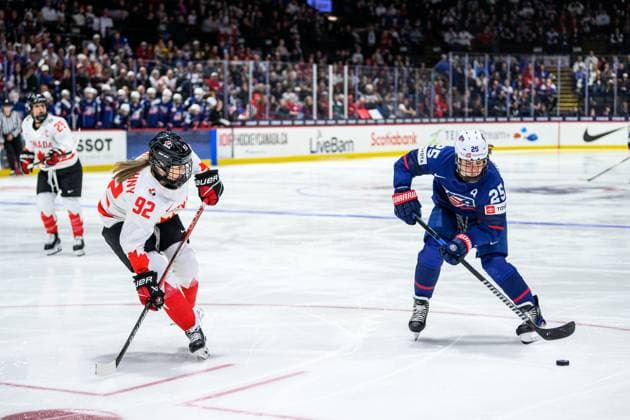 240414 Danielle Serdachny of Canada and Alex Carpenter of USA during the 2024 IIHF Womens World Championship final between USA and Canada on April 14, 2024 in Utica Photo Aron Broman BILDBYRAN COP 341 AM0053 ishockey ice hockey vm dam 2024 iihf womens world championship dam vm ishockey vm final usa canada kanada women bbeng  Copyright: ARONxBROMAN BB240414AM128