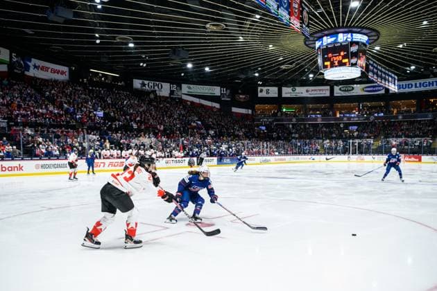 240414 Erin Ambrose of Canada and Kelly Pannek of USA during the 2024 IIHF Women s World Championship final between USA and Canada on April 14, 2024 in Utica Photo Aron Broman BILDBYRAN COP 341 AM0053 ishockey ice hockey vm dam 2024 iihf womens world championship dam vm ishockey vm final usa canada kanada women bbeng  Copyright: ARONxBROMAN BB240414AM202