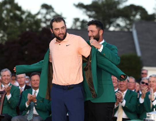 April 15, 2024, Augusta, GA, USA: Scottie Scheffler receives his green jacket from 2023 winner Jon Rahm at Augusta National Golf Club, Sunday, April 14, 2024, in Augusta, Georgia. Augusta USA - ZUMAm67_ 0445504859st Copyright: xJasonxGetzx