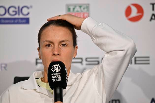 Sport Themen der Woche KW16 Sport Bilder des Tages Tatjana Maria (GER) im Interview Mikrofon Mikro Logo WTA, Tennis Damen Tennis Damen Porsche-Cup Porsche Tennis Grand Prix GP Stuttgart 2024 Porsche Arena 15.04.2023 DFL REGULATIONS PROHIBIT ANY USE OF PHOTOGRAPHS AS IMAGE SEQUENCES AND OR QUASI-VIDEO Porsche Tennis Grand Prix GP Stuttgart 2024 *** Tatjana Maria GER in interview Microphone Micro Logo WTA Tennis Ladies Porsche Cup Porsche Tennis Grand Prix GP Stuttgart 2024 Porsche Arena 15 04 2023 DFL REGULATIONS PROHIBIT ANY USE OF PHOTOGRAPHS AS IMAGE SEQUENCES AND OR QUASI VIDEO Porsche Tennis Grand Prix GP Stuttgart 2024