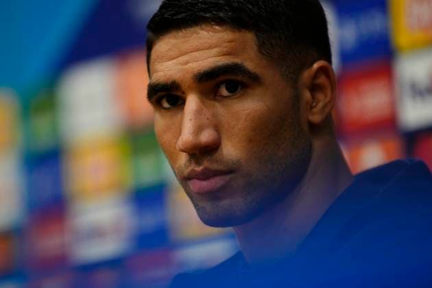 Paris Saint-Germain Training Session And press conference, PK, Pressekonferenz - UEFA Champions League 2023 24 Achraf Hakimi right-back of PSG and Morocco during the press conference before the UEFA Champions League quarter-final second leg match between FC Barcelona, Barca and Paris Saint-Germain at Estadi Olimpic Lluis Companys on April 15, 2024 in Barcelona, Spain. Barcelona Spain  Copyright: xJosexBretonx originalFilename:breton-parissai240415_npytb.jpg