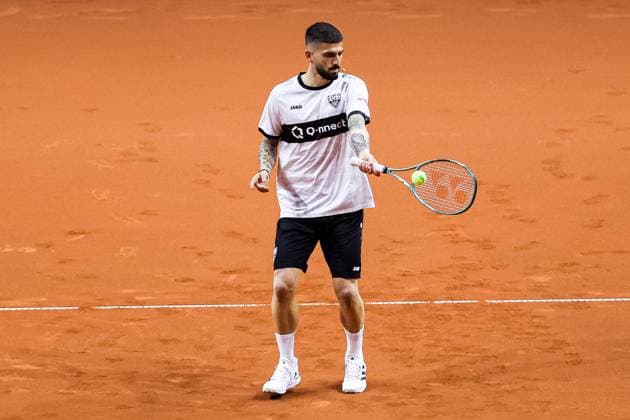 Tennis show act with Fabian Bredlow VFB GER Porsche Tennis Grand Prix GP Stuttgart 2024, Porsche Arena, 15 04 2024 GER Porsche Tennis Grand Prix GP Stuttgart 2024 Porsche Arena, 15 04 2024 Stuttgart Copyright: xEibner-Pressefoto RogerxBuerkex EP