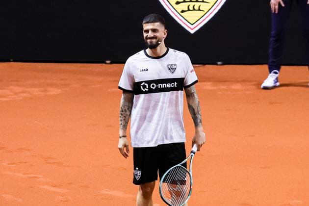 Tennis show act with Fabian Bredlow VFB GER Porsche Tennis Grand Prix GP Stuttgart 2024, Porsche Arena, 15 04 2024 GER Porsche Tennis Grand Prix GP Stuttgart 2024 Porsche Arena, 15 04 2024 Stuttgart Copyright: xEibner-Pressefoto RogerxBuerkex EP