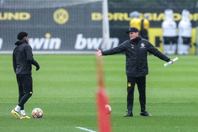15 04 2024, Football, Season 2023 2024, UEFA Champions League, UCL, Final training, Borussia Dortmund Atletico Madrid, v l Ian Maatsen Borussia Dortmund , Coach Edin Terzic Borussia Dortmund , Dortmund Signal Iduna Park NRW Germany xRHR PHOTO DEx Copyright: DennisxEwert RHR-FOTOx RHR-FOTO DE