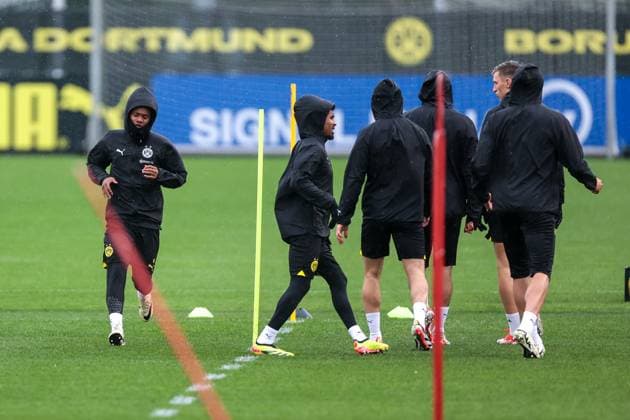 15 04 2024, Football, Season 2023 2024, UEFA Champions League, UCL, Final training, Borussia Dortmund Atletico Madrid, v l Julien Duranville Borussia Dortmund , Ian Maatsen Borussia Dortmund , Dortmund Signal Iduna Park NRW Germany xRHR PHOTO DEx Copyright: DennisxEwert RHR-FOTOx RHR-FOTO DE