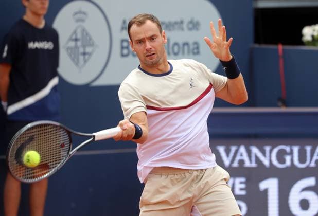 Barcelona Open Banc Sabadell 2024 - Day One Roman Safiullin is playing against Roberto Bautista Agut in the round of 64 of the Barcelona Open Banc Sabadell, 71st Conde de Godo Trophy, at the Real Club de Tennis Barcelona 1899, in Barcelona, Spain, on April 15, 2024. Barcelona Barcelona Spain  Copyright: xUrbanandsportx originalFilename:urbanandsport-barcelon240415_npKpQ.jpg