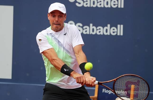 Barcelona Open Banc Sabadell 2024 - Day One Roberto Bautista Agut is playing against Roman Safiullin in the round of 64 of the Barcelona Open Banc Sabadell, 71st Conde de Godo Trophy, at the Real Club de Tennis Barcelona 1899, in Barcelona, Spain, on April 15, 2024. Barcelona Barcelona Spain  Copyright: xUrbanandsportx originalFilename:urbanandsport-barcelon240415_npNTd.jpg