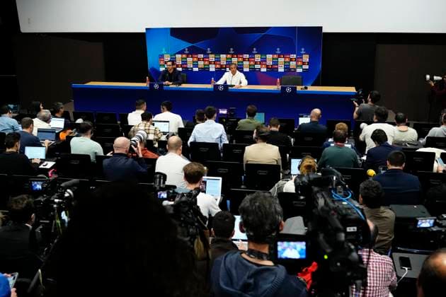Paris Saint-Germain Training Session And press conference, PK, Pressekonferenz - UEFA Champions League 2023 24 Luis Enrique head coach of PSG during the press conference before the UEFA Champions League quarter-final second leg match between FC Barcelona, Barca and Paris Saint-Germain at Estadi Olimpic Lluis Companys on April 15, 2024 in Barcelona, Spain. Barcelona Spain  Copyright: xJosexBretonx originalFilename:breton-parissai240415_npj40.jpg