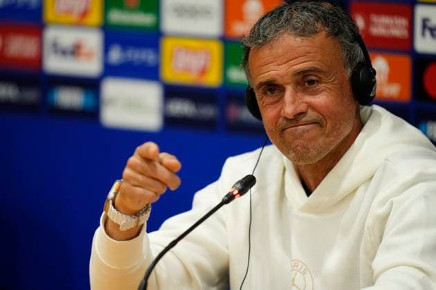 Paris Saint-Germain Training Session And press conference, PK, Pressekonferenz - UEFA Champions League 2023 24 Luis Enrique head coach of PSG during the press conference before the UEFA Champions League quarter-final second leg match between FC Barcelona, Barca and Paris Saint-Germain at Estadi Olimpic Lluis Companys on April 15, 2024 in Barcelona, Spain. Barcelona Spain  Copyright: xJosexBretonx originalFilename:breton-parissai240415_npagU.jpg