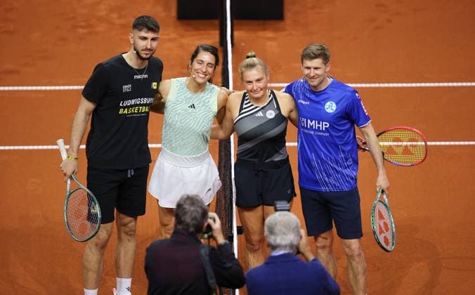 15 04 2024, Germany, Stuttgart, Porsche Tennis Grand Prix 2024, show tournament, doubles, left Aeneas Jung from the MHP Riesen, right Marc Stein Kickers