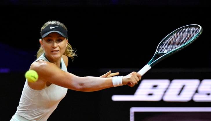 Paula Badosa ESP Action Tennis Ladies Porsche Cup Porsche Tennis Grand Prix GP Stuttgart 2024 Porsche Arena 15 04 2023 DFL REGULATIONS PROHIBIT ANY USE OF PHOTOGRAPHS AS IMAGE SEQUENCES AND OR QUASI VIDEO Porsche Tennis Grand Prix GP Stuttgart 2024