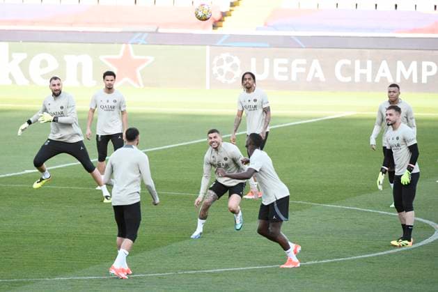 BARCELONA, SPAIN - APRIL 15 : Entrainement du PSG avant le quart de final retour de la Ligue des Champions opposant le FC Barcelona, Barca au Paris Saint Germain le 15 avril 2024 au Estadi Olimpic Lluis Companys a Barcelone, Espagne. FOOTBALL : Entrainement du Paris Saint Germain - Champions League - 15 04 2024 ValentinaClaret Panoramic 