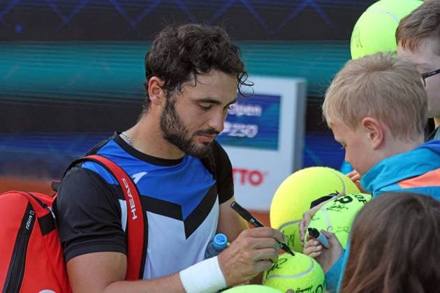 Alejandro Moro Canas ESP signs autographs, signs balls, after his victory Tennis BMW Open 2024 15 04 2004 Munich PHOTO Mladen Lackovic LakoPress