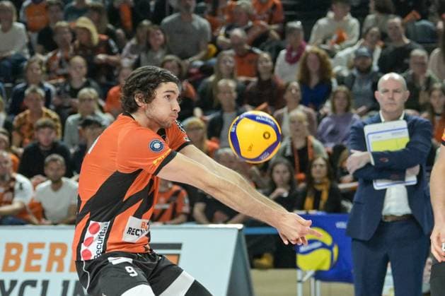 Berlin, Germany 15 April 2024 1 VBL 2023 2024 Final Sp 1 Berlin Recycling Volleys vs VfB Friedrichshafen In the picture Timothee Carle BR Volleys takes the ball Copyright: xFotostandx xReuhlx