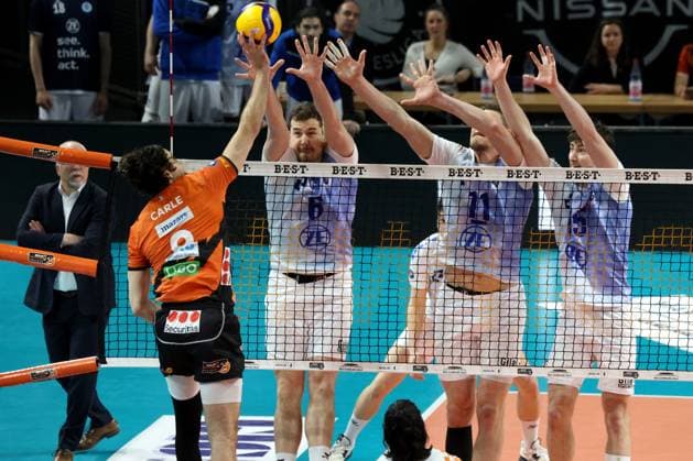 DEU, DVV, 1 VBL, BR Volleys vs VfB Friedrichshafen, 15 04 2024, Max Schmeling Halle, Berlin, DEU, DVV, 1 VBL, BR Volleys vs VfB Friedrichshafen, in the picture Timothee Carle BR Volleys 9 , Michal Superlak Friedrichshafen 6 , Marcus Boehme Friedrichshafen 11 , Vojin Cacic Friedrichshafen 13 Photo Juergen Engler nordphoto GmbH nordphotoxGmbHx xEngler nph00076