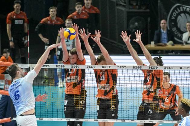 Berlin, Germany 15 April 2024 1 VBL 2023 2024 Final Sp 1 Berlin Recycling Volleys vs VfB Friedrichshafen In the picture Michal Superlak VfB Friedrichshafen hits out into the Berlin block from left Marek Sotola BR Volleys , Timo Tammemaa BR Volleys , Timothee Carle BR Volleys Copyright: xFotostandx xReuhlx