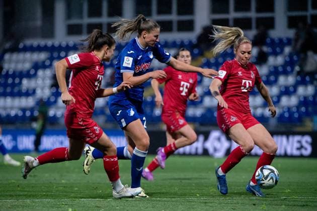 Melissa Koessler TSG Hoffenheim, 25 in duel with Janina Hechler FC Koeln, 28 , MartynÄÖ Wiankowska FC Koeln, 26 , GER, TSG 1899 Hoffenheim vs FC Koeln, Football Google Pixel Womens Bundesliga, Matchday 18, Season 2023 2024, 15 04 2024 DFB regulations prohibit any use of photographs as image sequences and or quasi video GER, TSG 1899 Hoffenheim vs FC Koeln, Fußball Google Pixel Frauen Bundesliga, 18 Spieltag, Saison 2023 2024, 15 04 2024 Hoffenheim Copyright: xEibner-Pressefoto Memmlerx EP_MMR