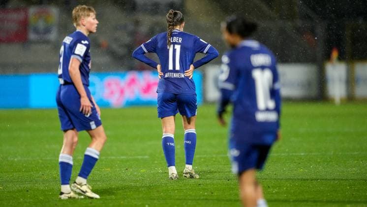 from left Paulina Krumbiegel TSG, 8 , Mara Alber TSG, 11 , Gia Corley TSG, 10 , TSG 1899 Hoffenheim players, disappointed about the draw, only draw, disappointment after the final whistle, highlight, point loss, frustration, disappointed, pessimistic, 15 04 2024, Sinsheim Hoffenheim Germany , Soccer, Google Pixel Women Bundesliga, TSG 1899 Hoffenheim 1 FC Köln, DFB DFL REGULATES PROHIBIT ANY USE OF PHOTOGRAPHS AS IMAGE SEQUENCES AND OR QUASI VIDEO xozx