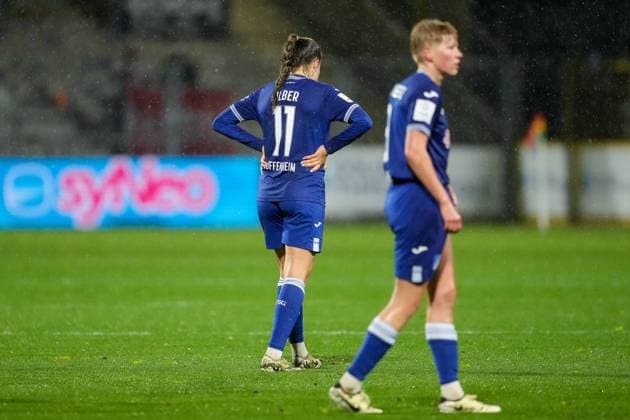 v li Mara Alber TSG, 11 , Paulina Krumbiegel TSG, 8 , TSG 1899 Hoffenheim players, disappointed about the draw, only draw, disappointment after the final whistle, highlight, point loss, frustration, disappointed, pessimistic, 15 04 2024, Sinsheim Hoffenheim Germany , Football, Google Pixel Women Bundesliga, TSG 1899 Hoffenheim 1 FC Köln, DFB DFL REGULATES PROHIBIT ANY USE OF PHOTOGRAPHS AS IMAGE SEQUENCES AND OR QUASI VIDEO xozx