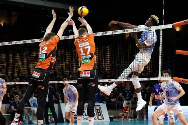 DEU, DVV, 1 VBL, BR Volleys vs VfB Friedrichshafen, 15 04 2024, Max Schmeling Halle, Berlin, DEU, DVV, 1 VBL, BR Volleys vs VfB Friedrichshafen, in the picture Saso Stalekar BR Volleys 12 , Marek Sotola BR Volleys 17 , Jose Israel Masso Alvarez Friedrichshafen 1 Photo Juergen Engler nordphoto GmbH nordphotoxGmbHx xEngler nph00076