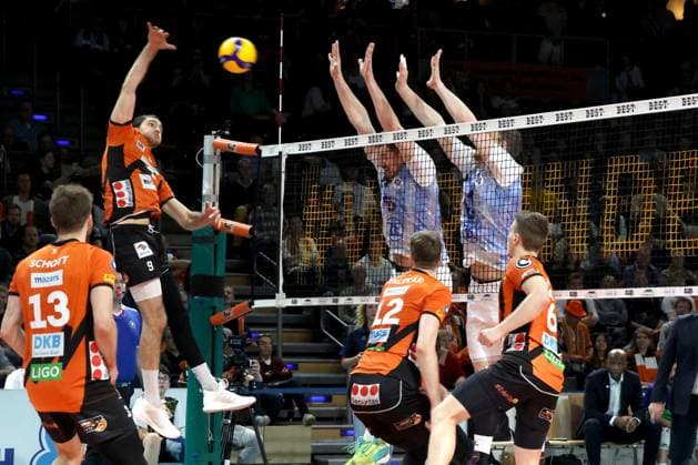 DEU, DVV, 1 VBL, BR Volleys vs VfB Friedrichshafen, 15 04 2024, Max Schmeling Halle, Berlin, DEU, DVV, 1 VBL, BR Volleys vs VfB Friedrichshafen, in the picture Timothee Carle BR Volleys 9 , Saso Stalekar BR Volleys 12 , Michal Superlak Friedrichshafen 6 , Marcus Boehme Friedrichshafen 11 Photo Juergen Engler nordphoto GmbH nordphotoxGmbHx xEngler nph00076