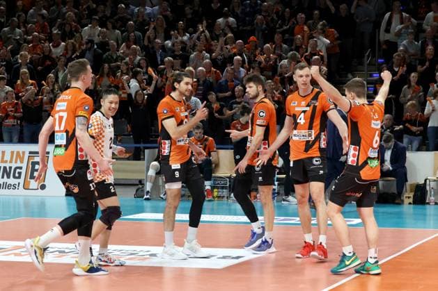 DEU, DVV, 1 VBL, BR Volleys vs VfB Friedrichshafen, 15 04 2024, Max Schmeling Halle, Berlin, DEU, DVV, 1 VBL, BR Volleys vs VfB Friedrichshafen, in the picture BR Volleys player circle Photo Juergen Engler nordphoto GmbH nordphotoxGmbHx xEngler nph00076
