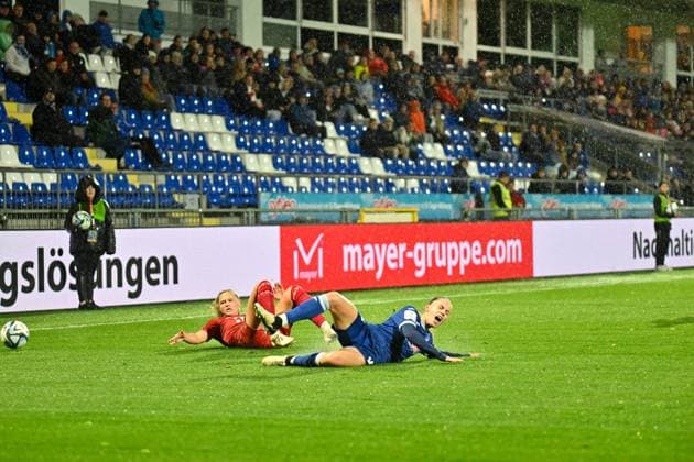 Google Pixel Women Bundesliga TSG Hoffenheim vs 1 FC Köln Hoffenheim, 15 04 2024 Marleen Schimmer 1 FC Köln, 23 , Jill Janssens TSG Hoffenheim, 9 Google Pixel Women Bundesliga, Matchday 18 TSG Hoffenheim vs 1 FC Köln on 15 04 2024 at Dietmar Hopp Stadion in Hoffenheim DFL REGULATIONS PROHIBIT ANY USE OF PHOTOGRAPHS AS IMAGE SEQUENCES AND OR QUASI VIDEO Copyright: xBEAUTIFULxSPORTS Gelhardtx