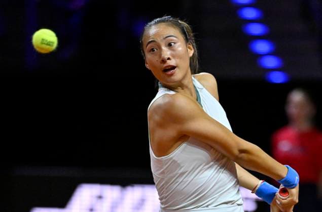 Qinwen Zheng CHN Action Tennis Ladies Porsche Cup Porsche Tennis Grand Prix GP Stuttgart 2024 Porsche Arena 16 04 2024 DFL REGULATIONS PROHIBIT ANY USE OF PHOTOGRAPHS AS IMAGE SEQUENCES AND OR QUASI VIDEO Porsche Tennis Grand Prix GP Stuttgart 2024