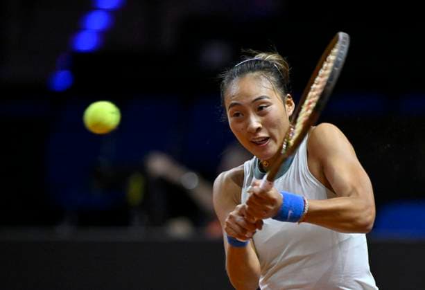 Qinwen Zheng CHN Action Tennis Ladies Porsche Cup Porsche Tennis Grand Prix GP Stuttgart 2024 Porsche Arena 16 04 2024 DFL REGULATIONS PROHIBIT ANY USE OF PHOTOGRAPHS AS IMAGE SEQUENCES AND OR QUASI VIDEO Porsche Tennis Grand Prix GP Stuttgart 2024