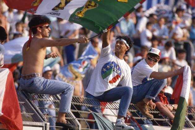 Italian fans, cheer, cheering, joy, cheers, general, feature, border motif, symbol photo Italy ITA Spain ESP 1 0, football EM EURO 1988 in Germany, 14 06 1988 in the Waldstadion Frankfurt, Â