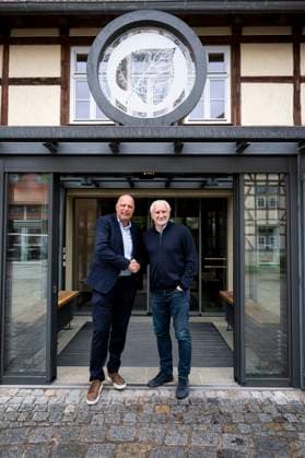 DFB MEDIA ROUND TO PREPARE FOR UEFA EURO 2024 16 04 2024 Erfurt Media round of the German Football Association DFB in preparation for UEFA EURO 2024 on April 16, 2024 at the Spa GolfResort Weimarer Land The managing director of the Spa GolfResort Weimarer Land, Matthias Grafe, with soccer official Rudi Völler in front of the hotel