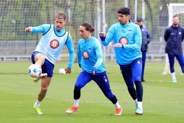 DEU, DFL, 2 FBL Hertha BSC, Training, 16 04 2024, Sportforum, Berlin, DEU, DFL, 2 FBL Hertha BSC, Training, in the picture Michal Karbownik Hertha BSC Berlin 6 , Florian Niederlechner Hertha BSC Berlin 7 , Andreas Bouchalakis Hertha BSC Berlin 5 DFL regulations prohibit any use of Photographs as image sequences and or quasi video Foto Juergen Engler nordphoto GmbH nordphotoxGmbHx xEngler nph00076