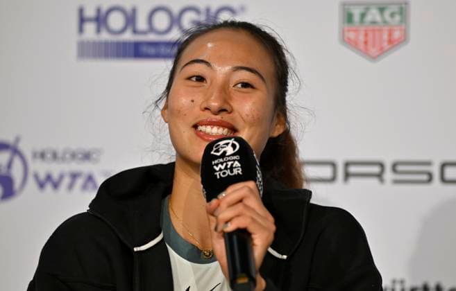 Qinwen Zheng CHN in interview Microphone Micro Logo Tennis Ladies Porsche Cup Porsche Tennis Grand Prix GP Stuttgart 2024 Porsche Arena 16 04 2024 DFL REGULATIONS PROHIBIT ANY USE OF PHOTOGRAPHS AS IMAGE SEQUENCES AND OR QUASI VIDEO Porsche Tennis Grand Prix GP Stuttgart 2024