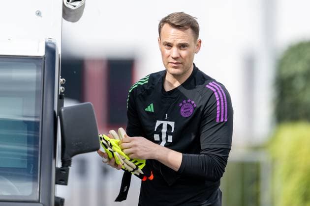 Manuel Neuer 1 FC Bayern Muenchen looking into the camera, final training before the UEFA Champions League match against FC Arsenal, season 2023 2024 at Saebener Strasse 16 04 2024 DFB regulations prohibit any use of photographs as image sequences and or quasi video Muenchen Bayern Germany Copyright: xkolbert-press UlrichxGamelx