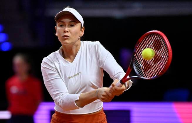 Donna Vekic CRO Action Tennis Ladies Porsche Cup Porsche Tennis Grand Prix GP Stuttgart 2024 Porsche Arena 16 04 2024 DFL REGULATIONS PROHIBIT ANY USE OF PHOTOGRAPHS AS IMAGE SEQUENCES AND OR QUASI VIDEO Porsche Tennis Grand Prix GP Stuttgart 2024