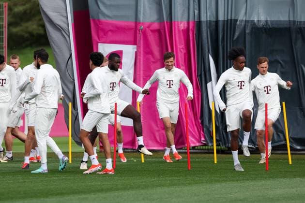 Thomas Mueller FC Bayern Muenchen, 25 with Mathys Tel FC Bayern Muenchen, 39 and Joshua Kimmich FC Bayern Muenchen, 06 with Dayot Upamecano FC Bayern Muenchen, 02 , Final training, FC Bayern Muenchen, Football, UEFA Champions League, Quarter-final second leg, Season 23 24, 16 04 2024, Final training, FC Bayern Muenchen, Football, UEFA Champions League, Quarter-final second leg, Season 23 24, 16 04 2024 Muenchen Copyright: xEibner-Pressefoto JennixMaulx EP_JML