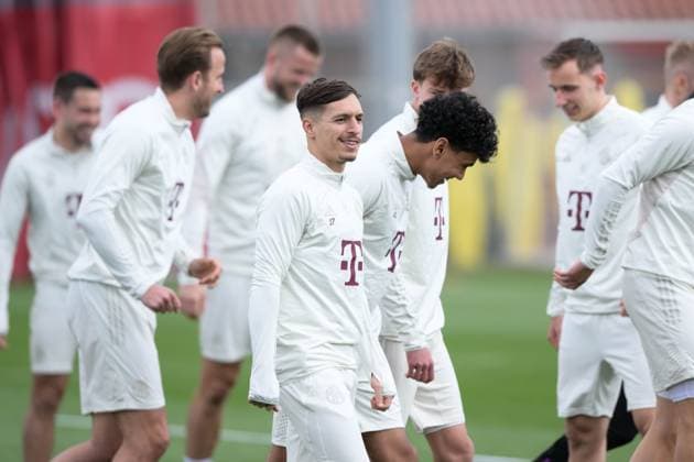 Soccer, Champions League, 20240416, Final training, FC Bayern Munich FC Arsenal In the picture Bryan ZARAGOZA FC Bayern Munich, 17 warm-up Munich training ground Säbener Str 51 Bayern Germany Copyright: Passion2Press MarkusxFischerx