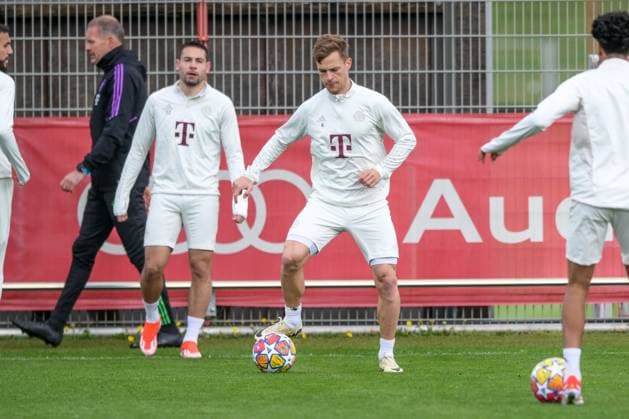 Soccer, Champions League, 20240416, Final training, FC Bayern Munich FC Arsenal In the picture Joshua KIMMICH FC Bayern Munich, 6 dribbling ball Munich training ground Säbener Str 51 Bayern Germany Copyright: Passion2Press MarkusxFischerx