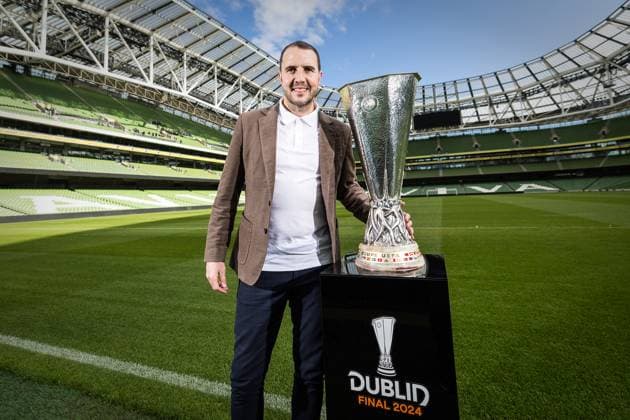UEFA Europa League Trophy Tour With John O Shea, Aviva Stadium, Dublin 16 4 2024 Ireland interim manager John O™Shea with the Europa League Trophy John O™Shea with the Europa League Trophy 16 4 2024  Copyright: x INPHO LaszloxGeczox LG_00010-Edit