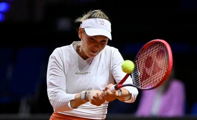 Donna Vekic CRO Action Tennis Ladies Porsche Cup Porsche Tennis Grand Prix GP Stuttgart 2024 Porsche Arena 16 04 2024 DFL REGULATIONS PROHIBIT ANY USE OF PHOTOGRAPHS AS IMAGE SEQUENCES AND OR QUASI VIDEO Porsche Tennis Grand Prix GP Stuttgart 2024