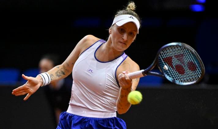 Marketa Vondrousova CZE Action Tennis Ladies Porsche Cup Porsche Tennis Grand Prix GP Stuttgart 2024 Porsche Arena 16 04 2024 DFL REGULATIONS PROHIBIT ANY USE OF PHOTOGRAPHS AS IMAGE SEQUENCES AND OR QUASI VIDEO Porsche Tennis Grand Prix GP Stuttgart 2024