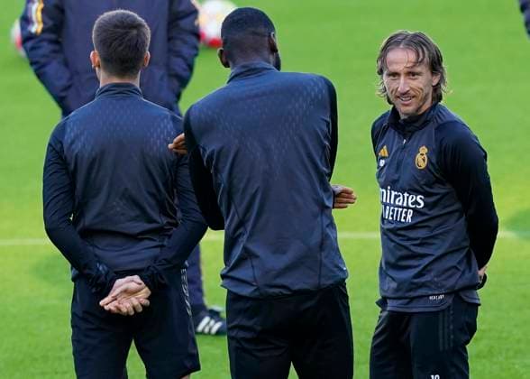 Manchester, England, 16th April 2024. Luka Modric of Real Madrid (r) at a training session prior to the Champions League match tomorrow at the Etihad Stadium, Manchester. Picture: Andrew Yates Sportimage EDITORIAL USE ONLY. No use with unauthorised audio, video, data, fixture lists, club league logos or live services. Online in-match use limited to 120 images, no video emulation. No use in betting, games or single club league player publications. SPI-3083-0045