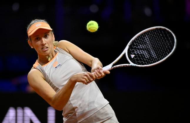 Elise Mertens BEL Action Tennis Ladies Porsche Cup Porsche Tennis Grand Prix GP Stuttgart 2024 Porsche Arena 16 04 2024 DFL REGULATIONS PROHIBIT ANY USE OF PHOTOGRAPHS AS IMAGE SEQUENCES AND OR QUASI VIDEO Porsche Tennis Grand Prix GP Stuttgart 2024