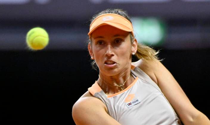 Elise Mertens BEL Action Tennis Ladies Porsche Cup Porsche Tennis Grand Prix GP Stuttgart 2024 Porsche Arena 16 04 2024 DFL REGULATIONS PROHIBIT ANY USE OF PHOTOGRAPHS AS IMAGE SEQUENCES AND OR QUASI VIDEO Porsche Tennis Grand Prix GP Stuttgart 2024